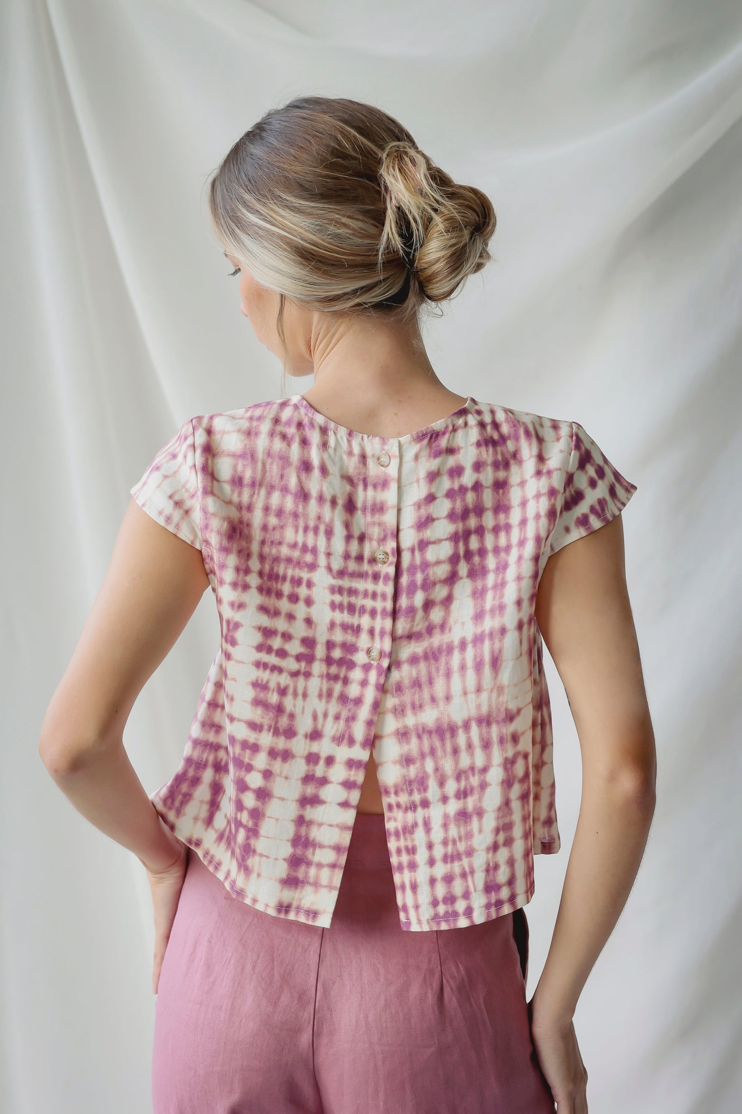 CAP SLEEVE BLOUSE | PINK TIE-DYE