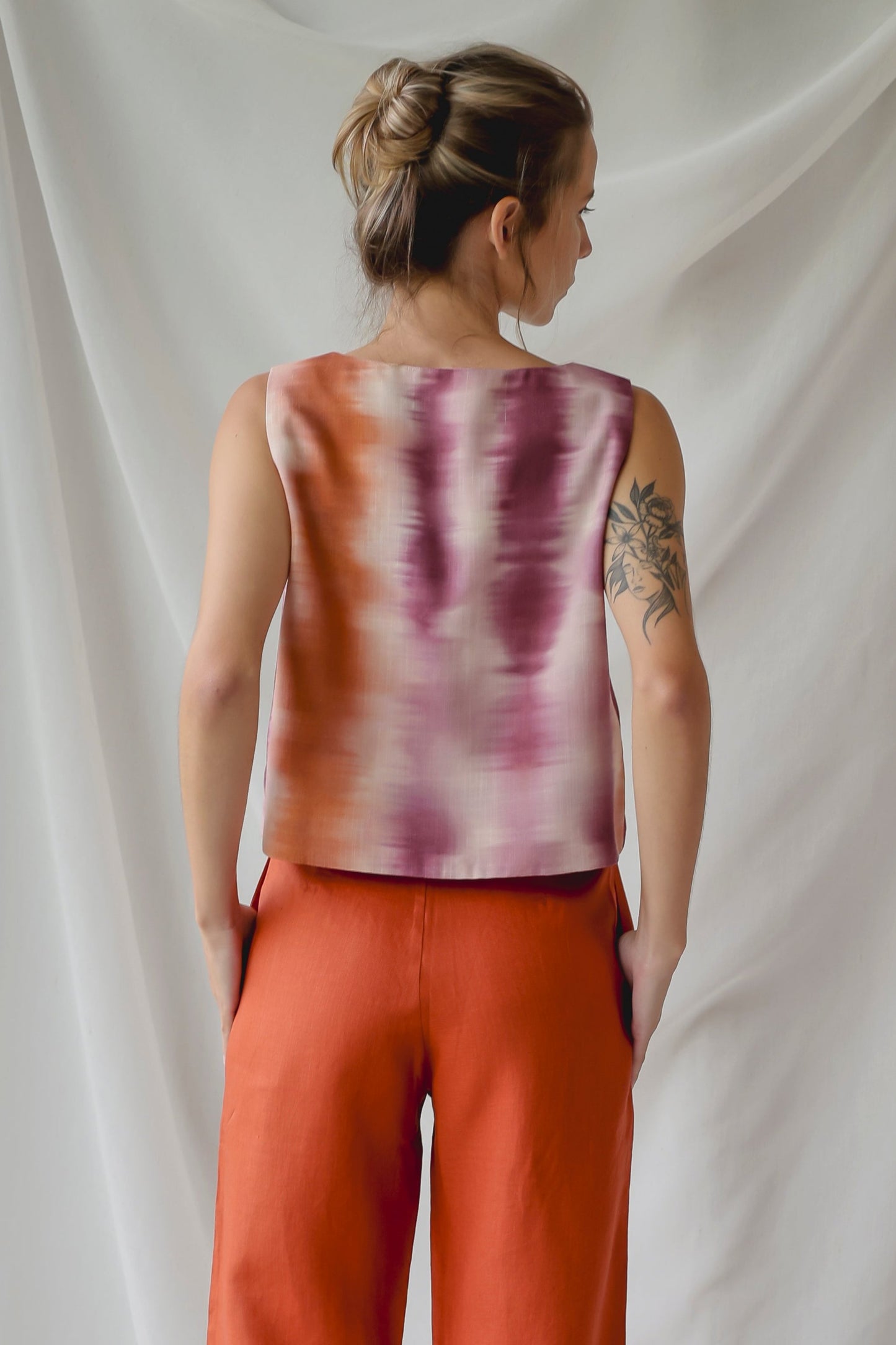 SLEEVELESS TOP | TIE-DYE