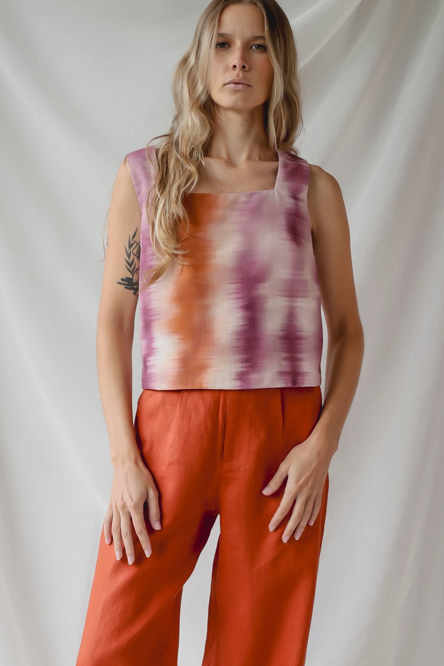 SLEEVELESS TOP | TIE-DYE